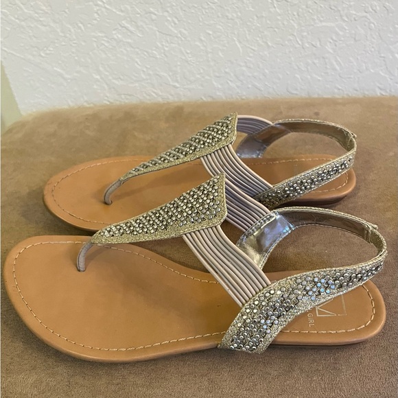 Matisse Tan Silver T-Strap Sandals with Rhinestone Embellishments - Picture 3 of 4